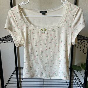 Wild Fable Cream Floral Short Sleeve Top